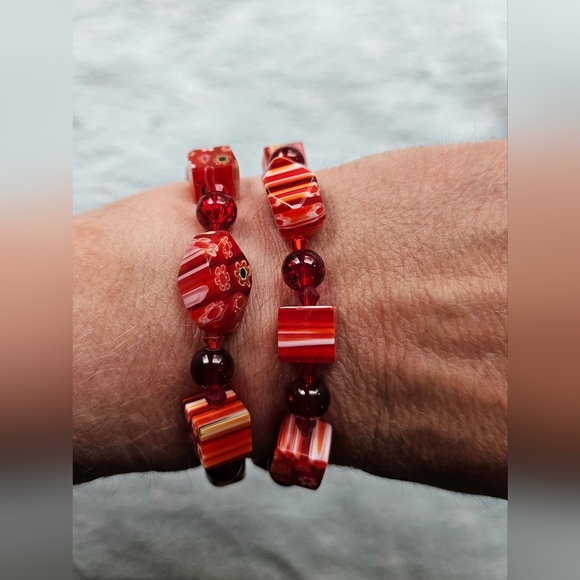 Vintage Shades of Red Beaded Stretch Bracelets, Lot Of Two, EsMar, NWT - Picture 3 of 11